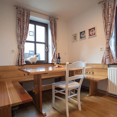 Pritlicni Apartma Hribovc Z Atrijem Kranjska Gora Exteriér fotografie