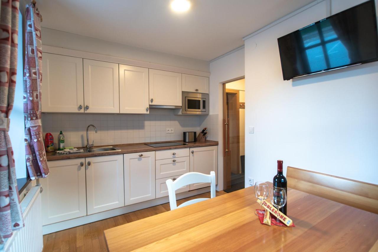 Pritlicni Apartma Hribovc Z Atrijem Kranjska Gora Exteriér fotografie