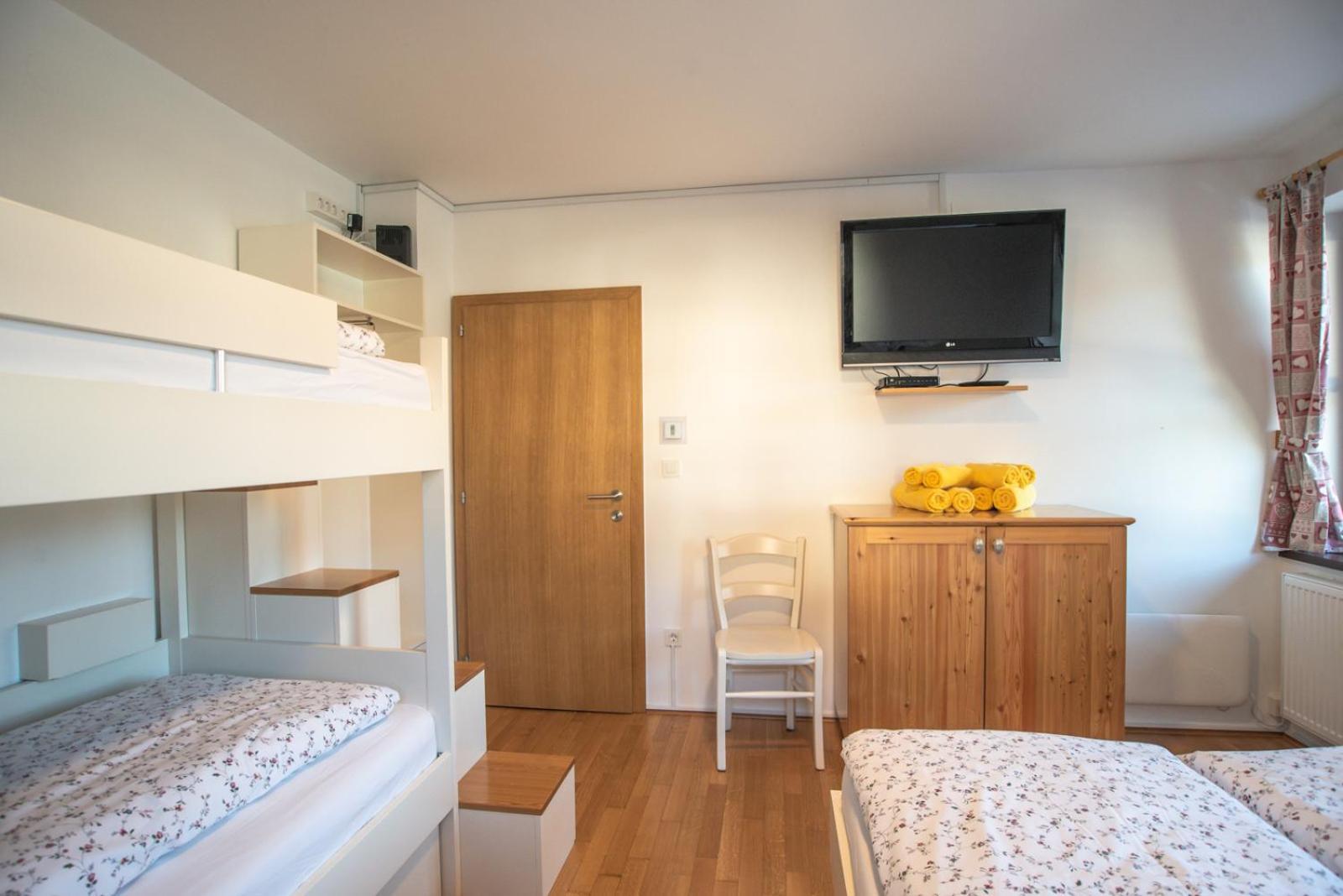 Pritlicni Apartma Hribovc Z Atrijem Kranjska Gora Exteriér fotografie