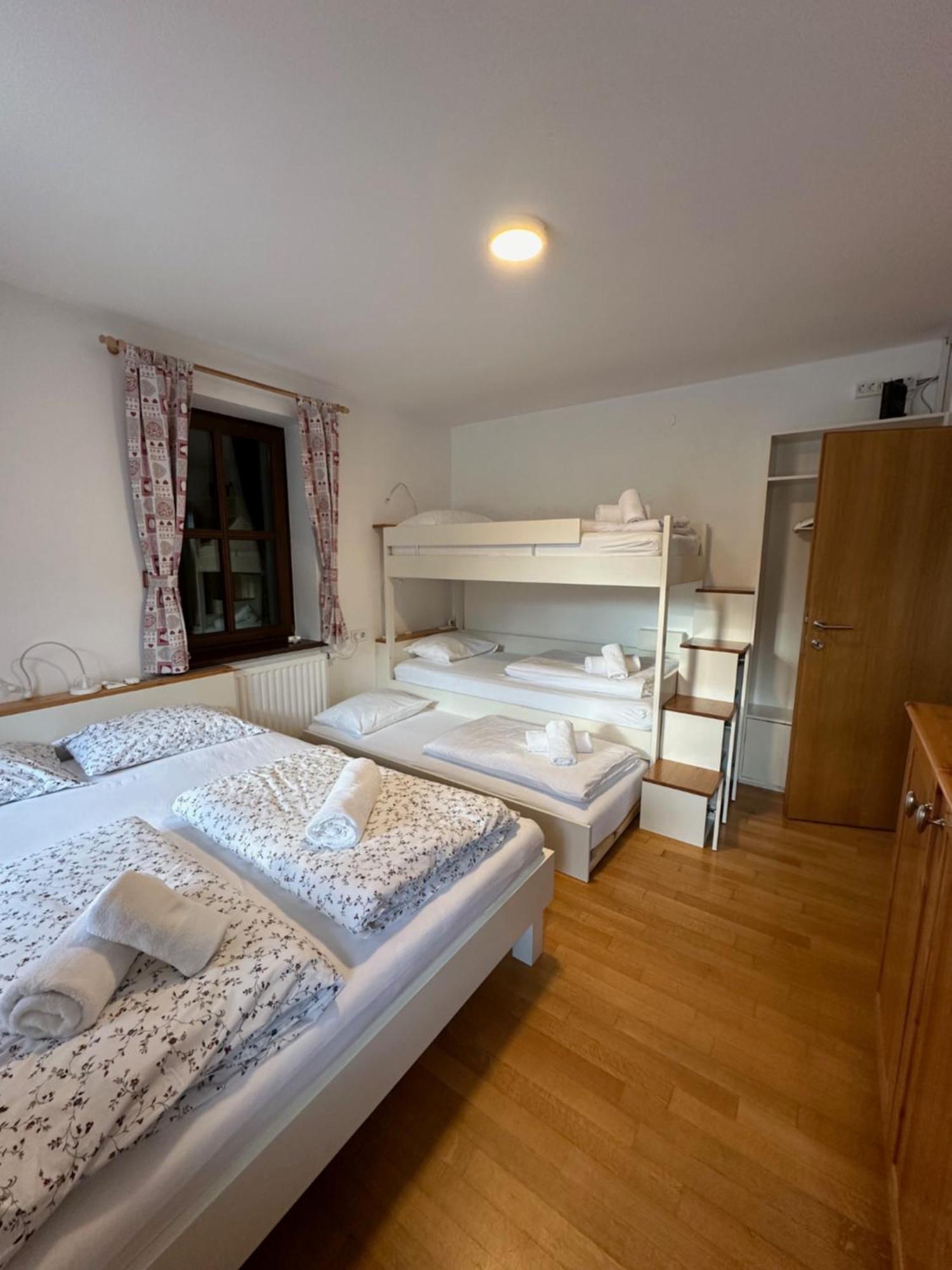 Pritlicni Apartma Hribovc Z Atrijem Kranjska Gora Exteriér fotografie
