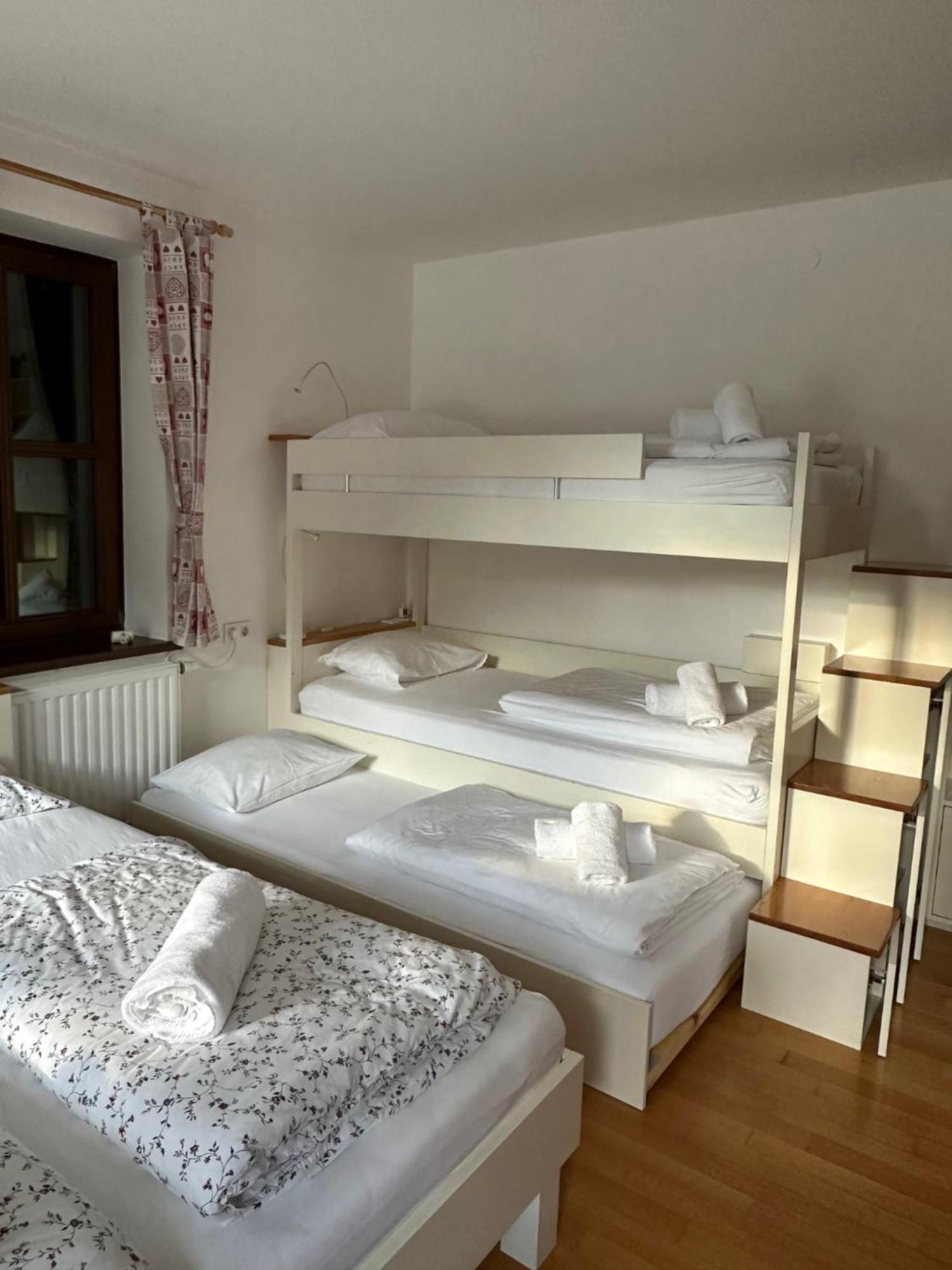 Pritlicni Apartma Hribovc Z Atrijem Kranjska Gora Exteriér fotografie