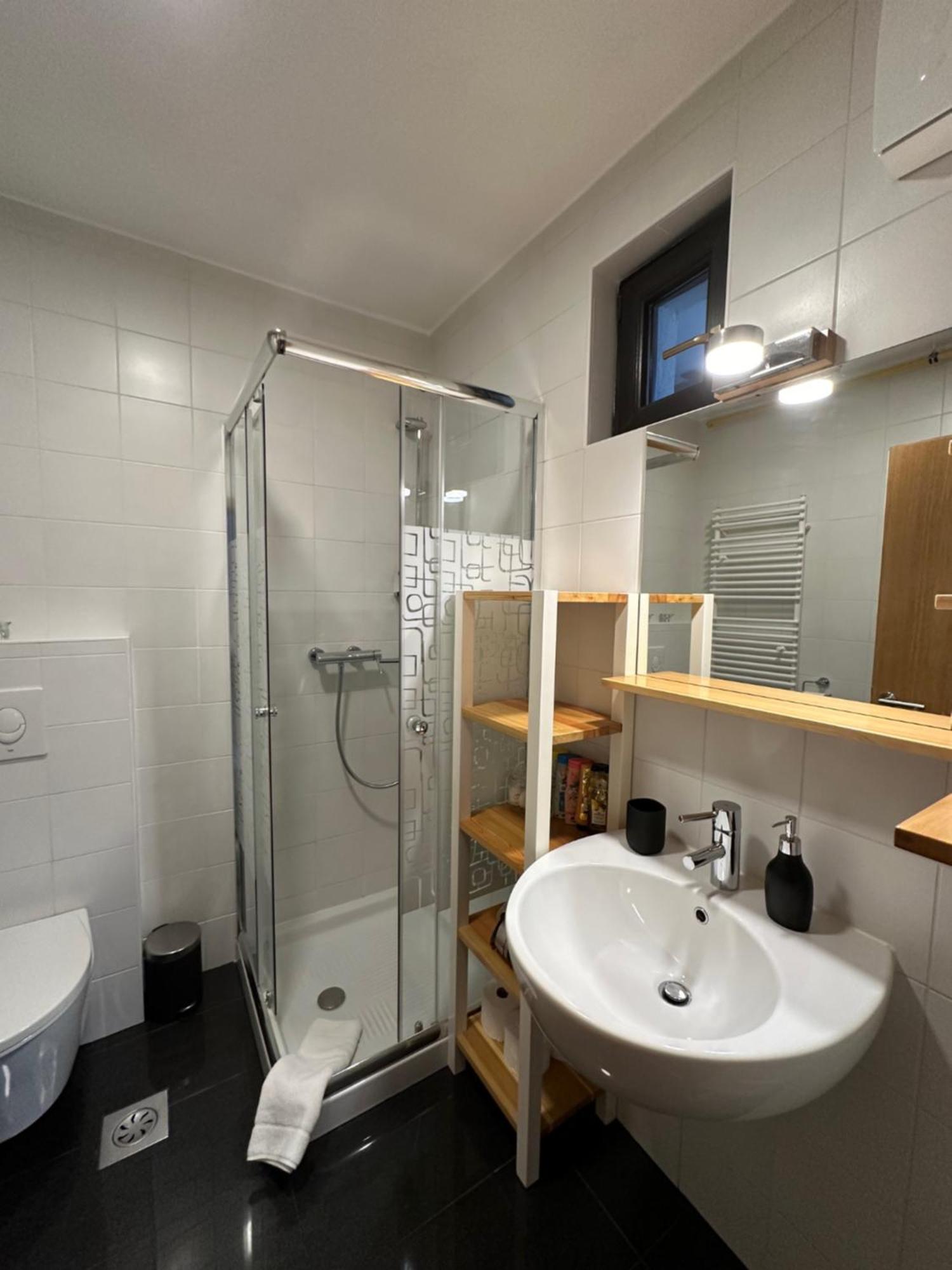 Pritlicni Apartma Hribovc Z Atrijem Kranjska Gora Exteriér fotografie